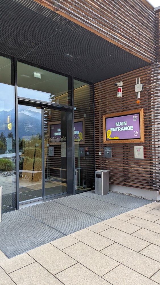 PXL_20250821_060559589